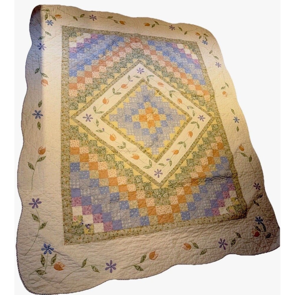 Vintage Handmade Beautiful "Trip Around the World"  Quilt Twin Size 83” X 66”
